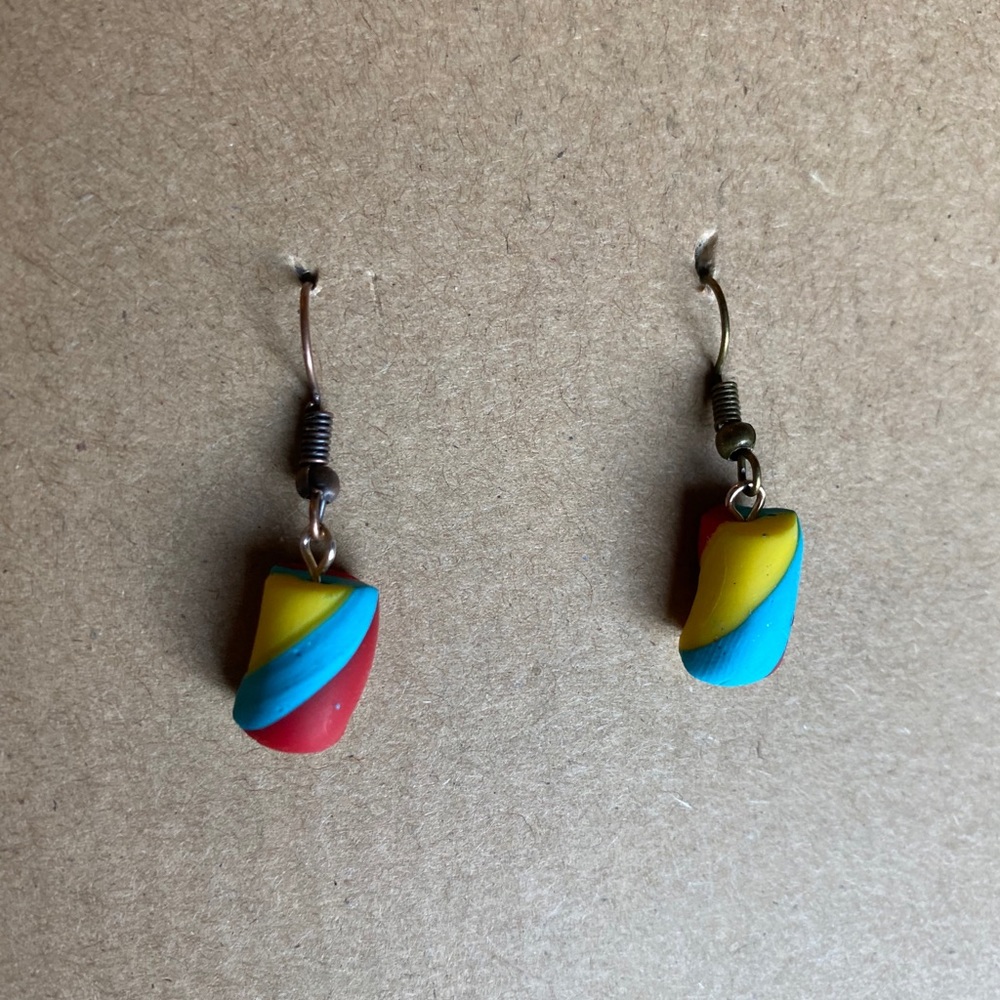 Multicolour column earrings.